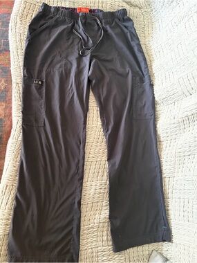 Women’s  charcoal Cargo Scrub Pants - KOI